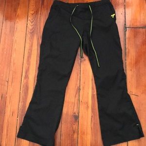 Black ViVi scrubs pant